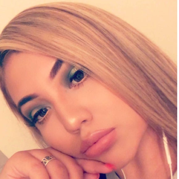 Meet your Posher, Erin - Picture 1 of 1